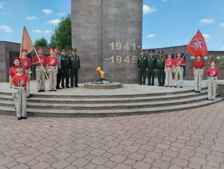 Память поколений: кушманские юнармейцы встретились с председателем Российского общества ветеранов ГСВГ