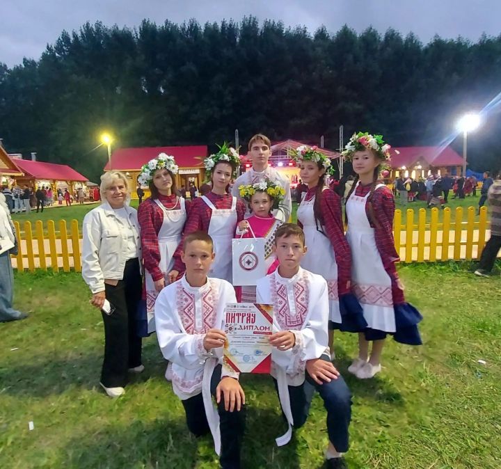 Хуҗа Хәсәннең «Инешкәй» балалар фольклор ансамбле «Питрау«дан лауреат булып кайтты
