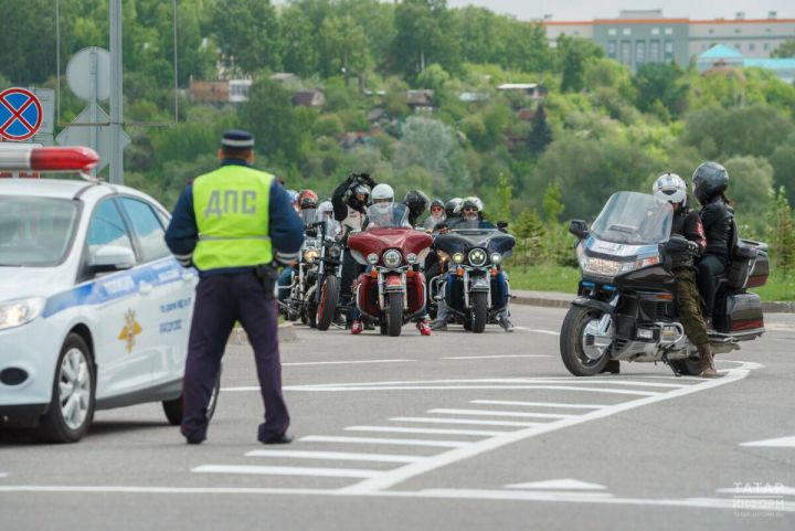 Чаллыда мотоцикл белән «Лада» бәрелешкән, мотоцикл йөртүчене хастаханәгә алып киткәннәр