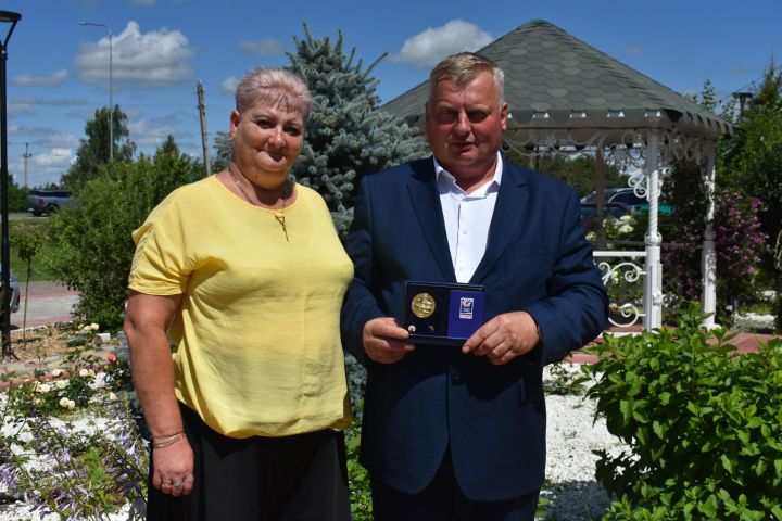 Ульянковода яшәүче Мареевлар «Мәхәббәт һәм тугрылык өчен» медале белән бүләкләнде