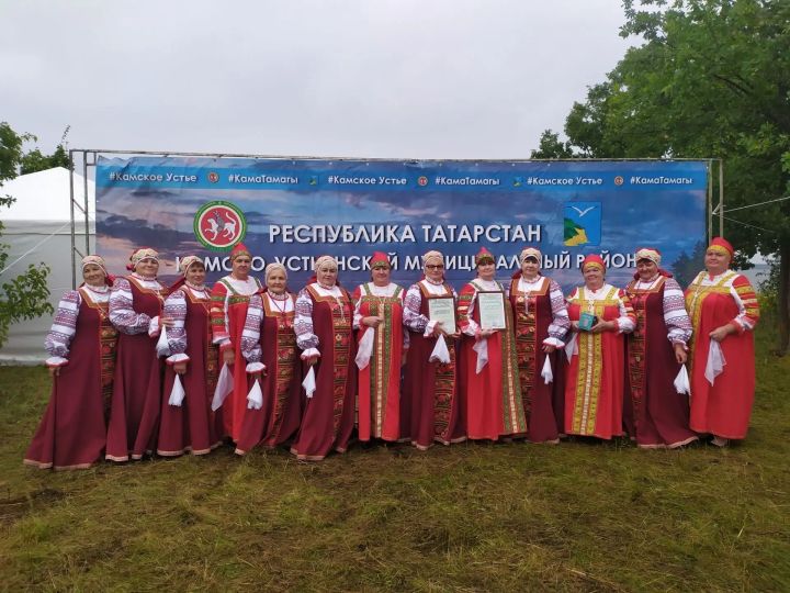 Олы Подберезье һәм Федоровское авылларында яшәүче үзешчәннәр халык җырларын буыннардан-буыннарга җиткерүдә үзеннән зур өлеш кертә