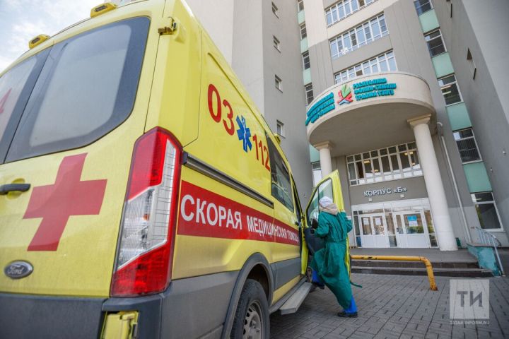 В Набережных Челнах пьяный водитель насмерть сбил пешехода на тротуаре