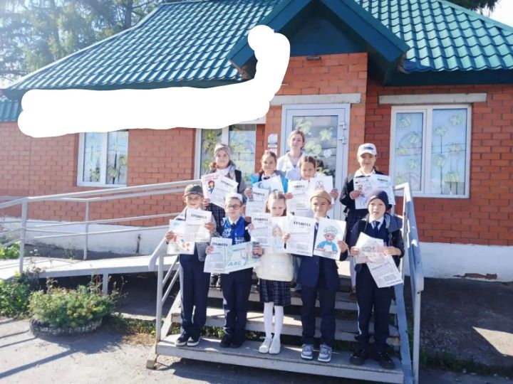 Третьеклассники из Кайбиц нарисовали профессии мечты после экскурсии в аптеку